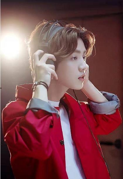 鹿晗关晓彤让娱乐圈吃瓜,娱乐圈瓜田再起波澜